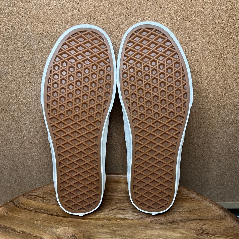 Vans classic
'floral checkerboard'
Brand new - Picture 3 of 7
